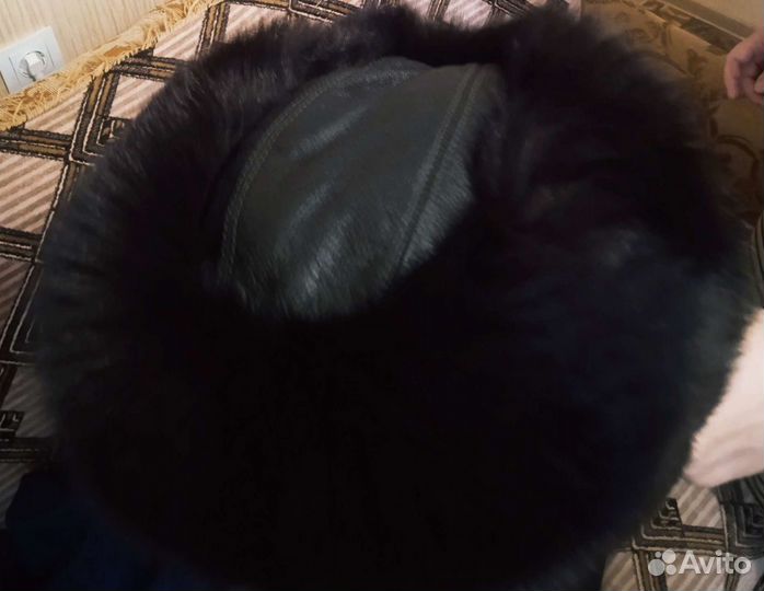 Шапка с мехом и натуральной кож