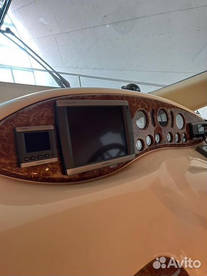 Моторная яхта Azimut 39