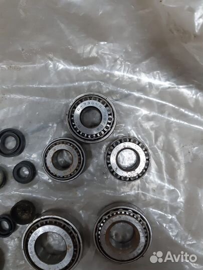 М-412 подшипники, сальники, резинки