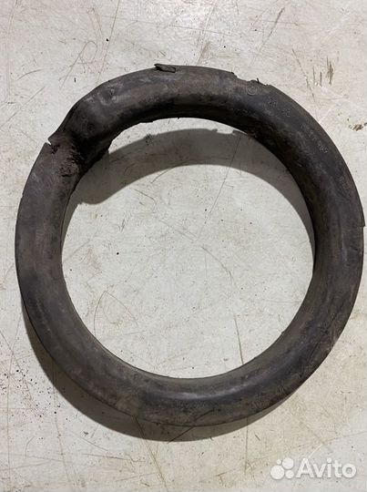 Прокладки передних пружин BMW 5 E60