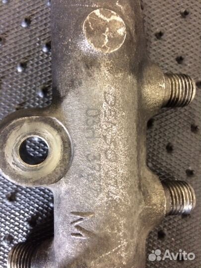 Рампа топливная дизельная б/у Denso 03H 3737