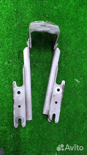 Петля капота Mazda Capella FP 1.8