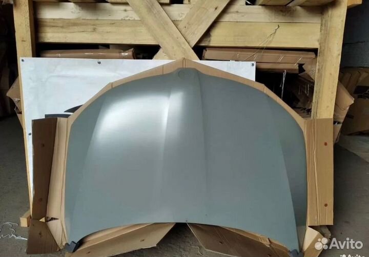 Капот на Skoda Rapid 1 2012-2019