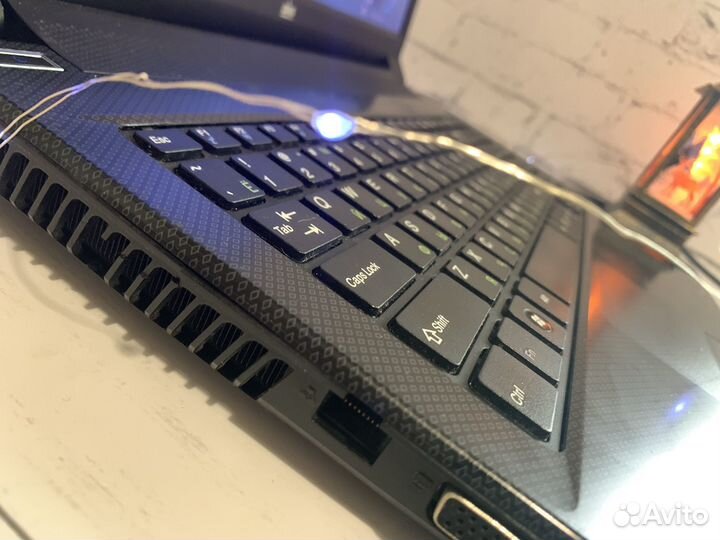 Игровой ноутбук DNS на SSD/i3/GeForce/2 Видео/6гб