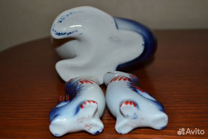 Фарфоровые статуэтки. Рыбки и рюмки. зхк