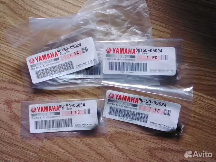 Оригинальный пластиковый винт стекла Yamaha