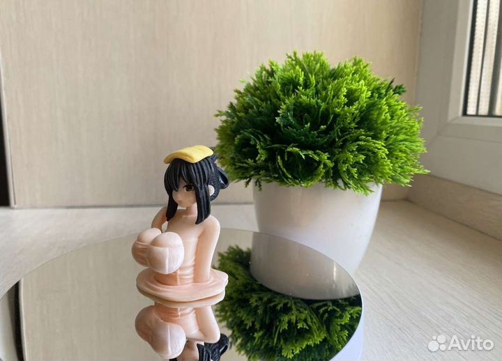 Фигурка на панель в машину