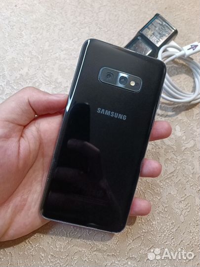 Samsung Galaxy S10e, 6/128 ГБ