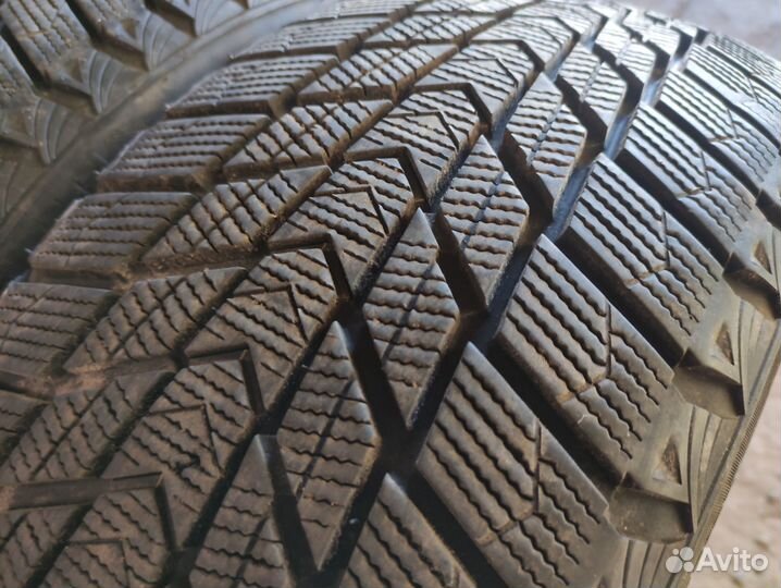 Roadstone Winguard Ice Plus 205/50 R17