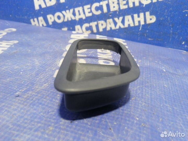 Накладка обшивки двери Kia Rio 2 хэтчбек G4EE 2010