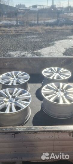 Продам литые диски R16. Сняты с crown 210