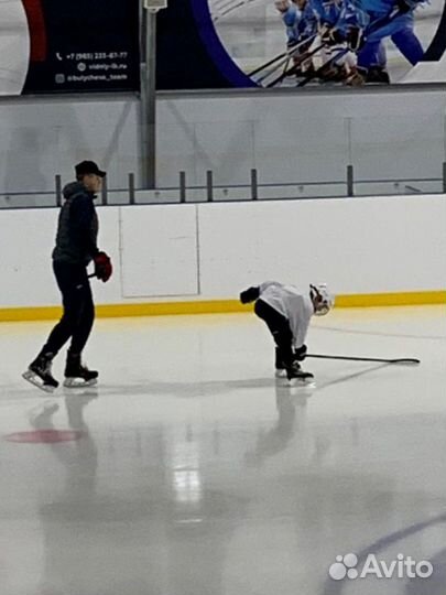 Тренер по хоккею с шайбой