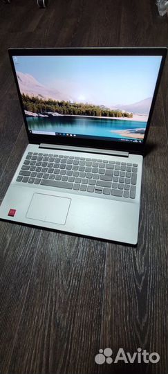 Игровой ноутбук Lenovo i5-8250U 3.4GHz RX560 4GB