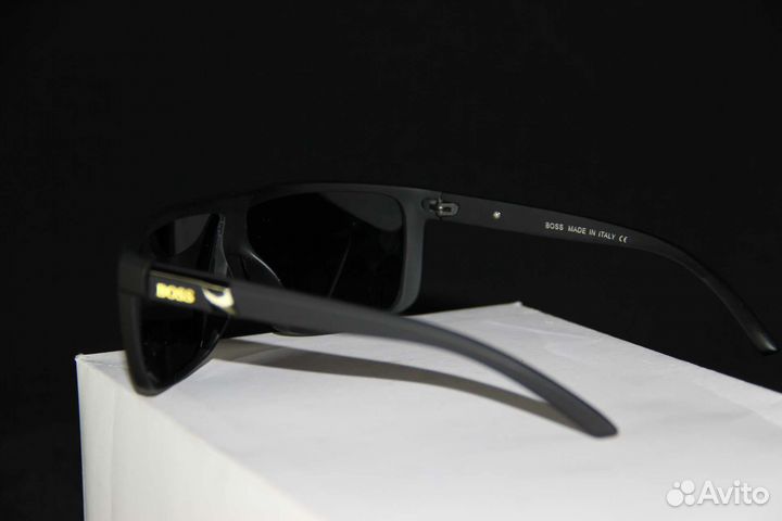 Солнцезащитные очки hugo boss