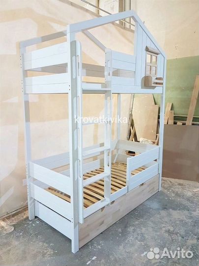 Двухъярусная кровать домик из березы, сосны