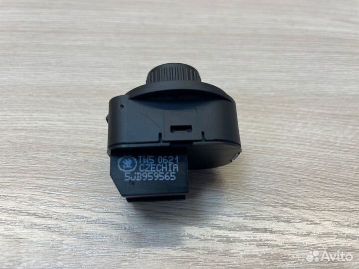 Блок регулировки зеркал Skoda Rapid