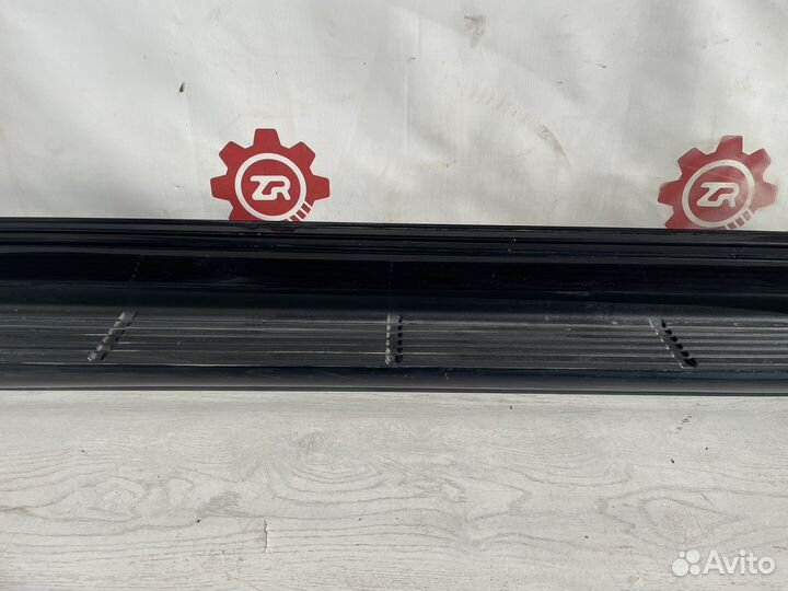 Lexus LX 570 Порог правый