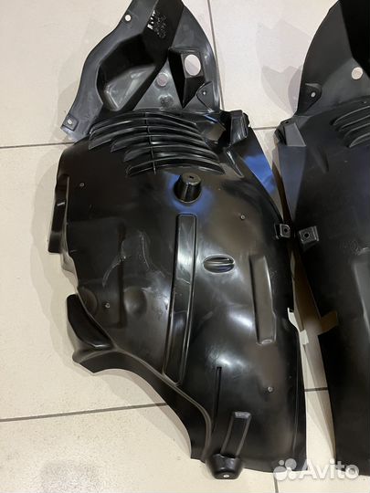 Комплект передних подкрылок Mercedes W212 новые