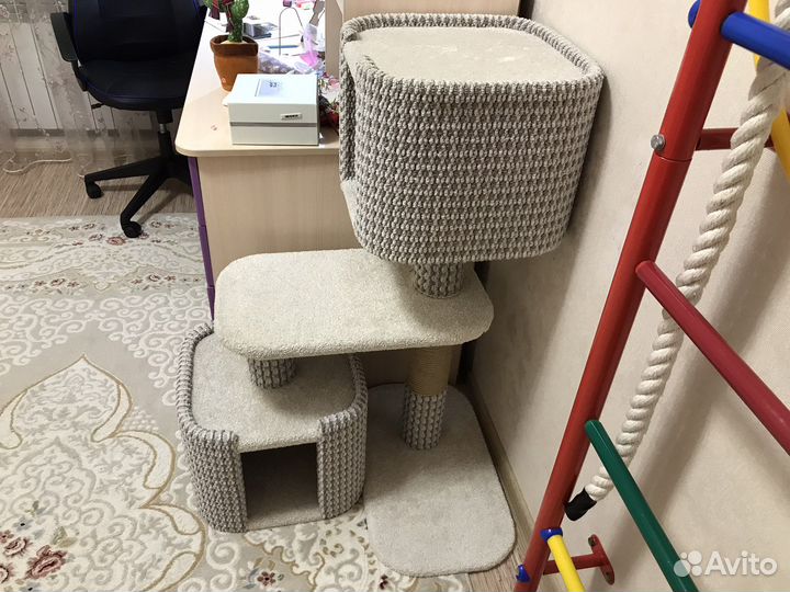 Домик для кошки с когтеточкой бу