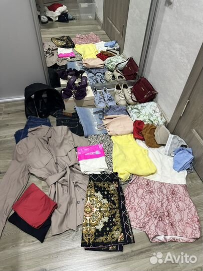 Брендовые вещи и кожаная обувь пакетом