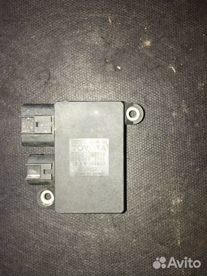 Блок управления вентилятором Toyota 8925712010