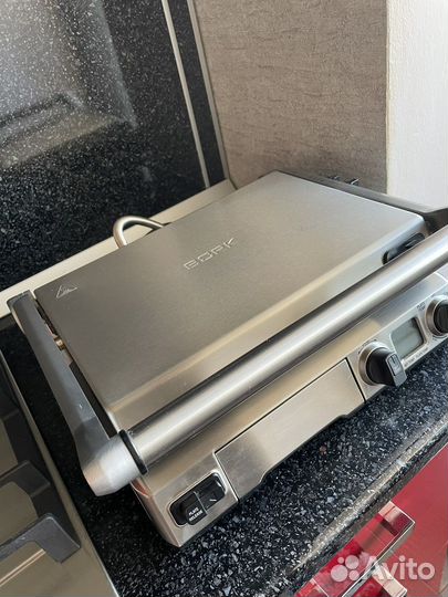 Грильница Bork G802