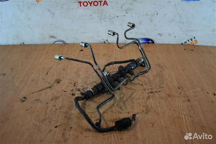 Топливная рейка Toyota Avensis универсал 1CD-FTV