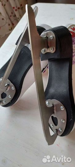 Коньки прогулочные белые женские 38 размер