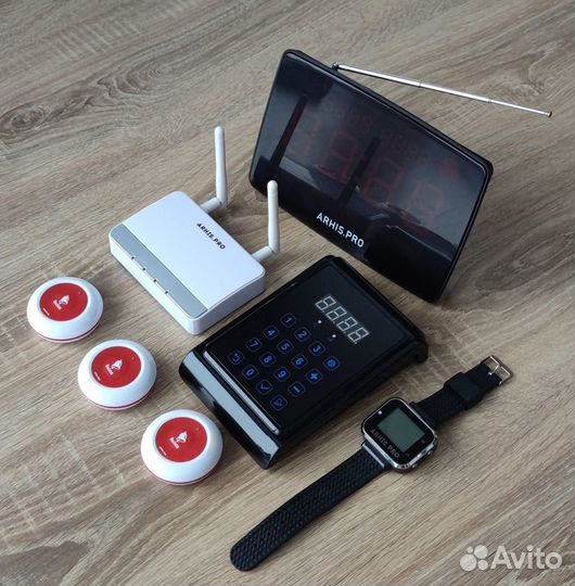 Кнопка вызова официанта с часами, табло, усилитель