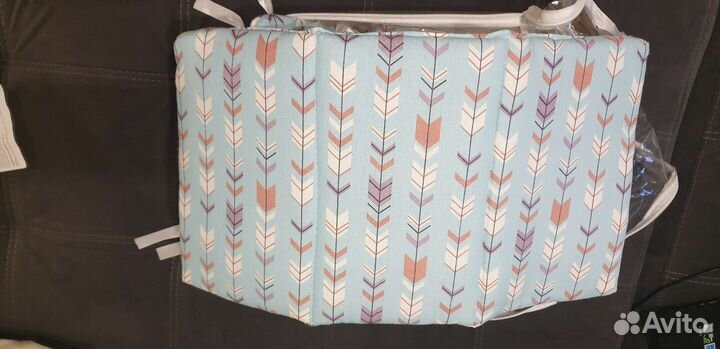 Бортики в детскую кроватку в отличном состоянии