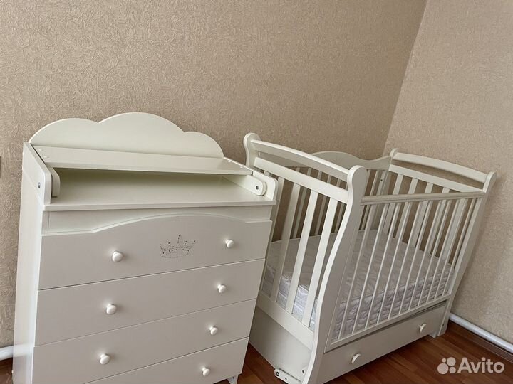 Кровать и комод детский
