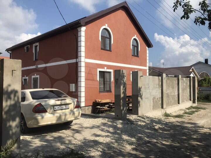 Дом 268 м² на участке 4,5 сот.