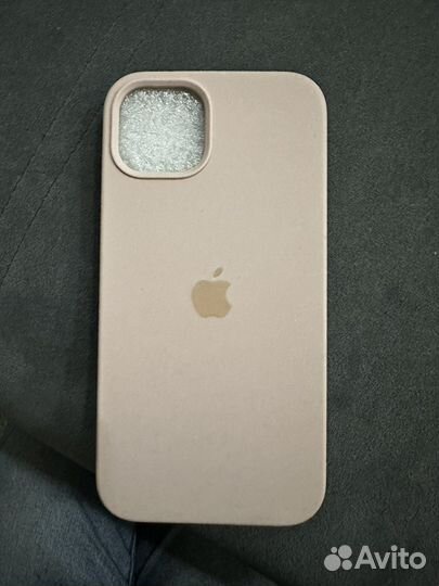 Чехол на iPhone 13