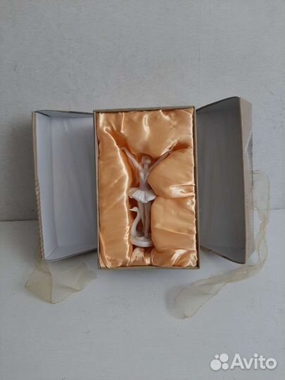 Статуэтки Балерины итальянский фарфор Pavone 8 шт