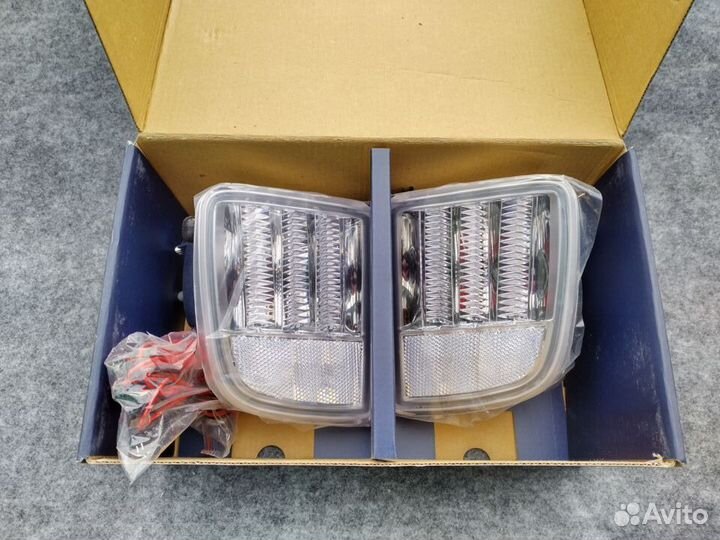 LED Фонари в задний бампер Howell LX570 TLC200