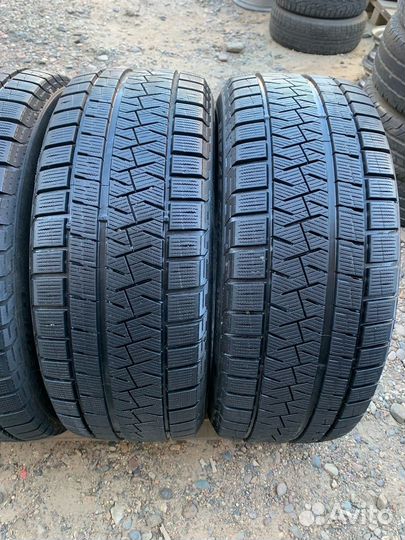Pirelli Ice Asimmetrico 225/45 R18