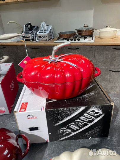 Кастрюля чугунная staub