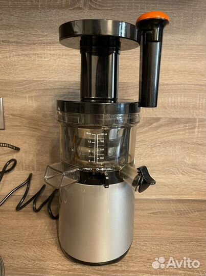 Соковыжималка Hurom HH-SBF11 (HU-800)