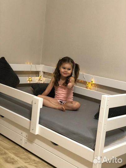 Кровать подростковая деревянная