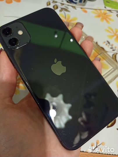 Телефон iPhone 11