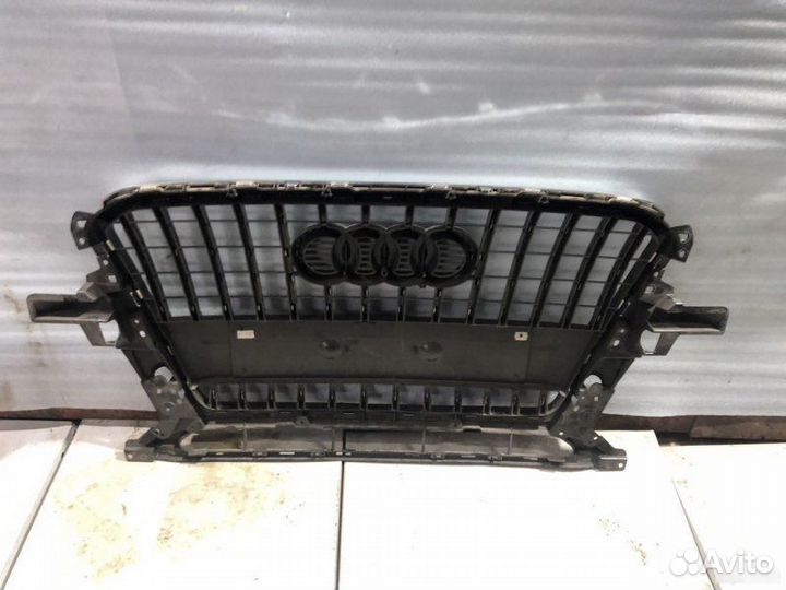 Решетка радиатора Audi Q5