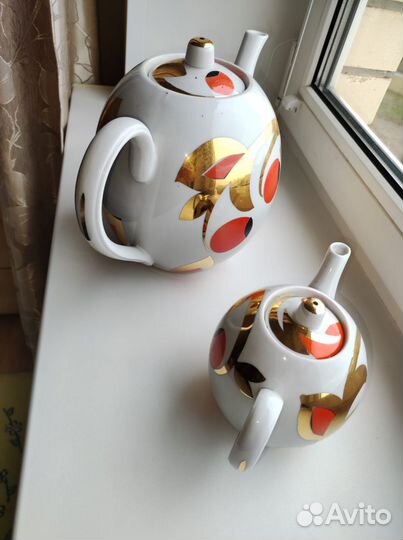 Большой доливной и малый заварочный чайники. СССР