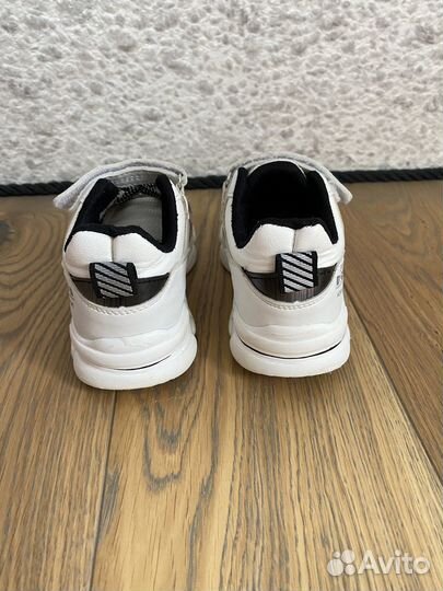 Кроссовки детские