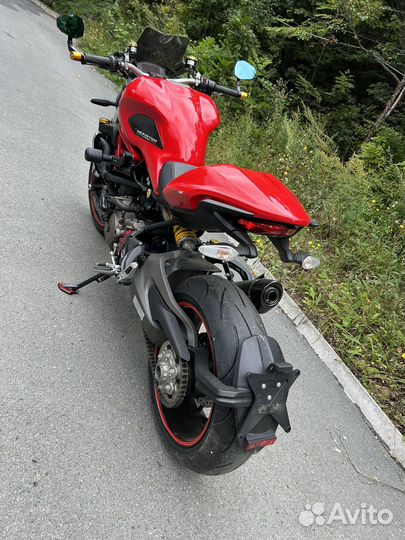 Ducati Monster 1200