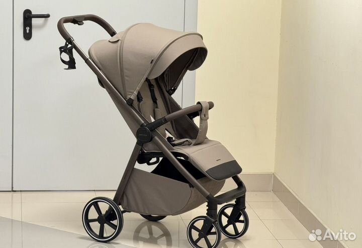 Прогулочная коляска carrello bravo