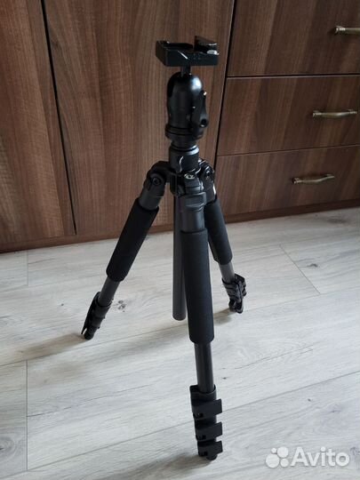 Штатив для фотоаппарата