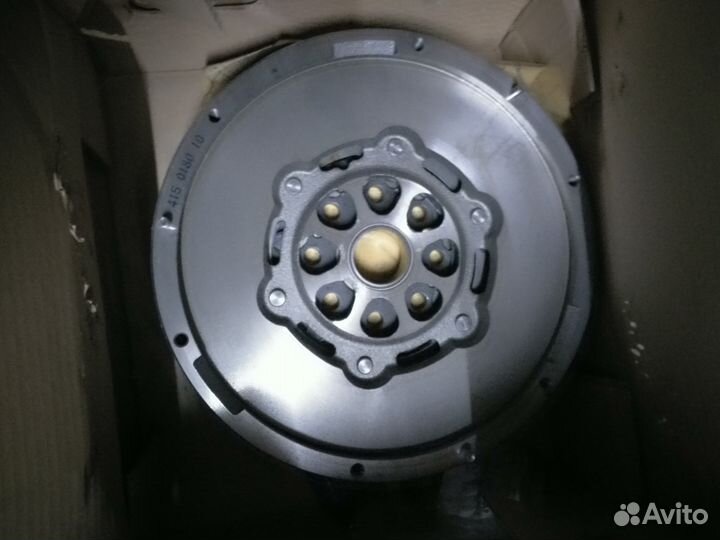 Сцепление с маховиком Ford Tranzit 2,4TDI