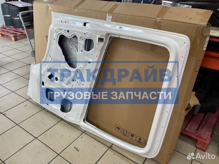 Левая дверь Хино 500 белая