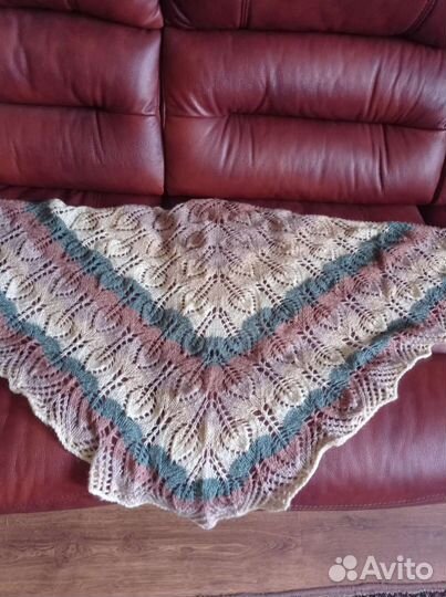 Шаль (бактус) ручной работы