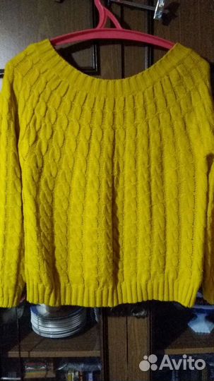 Свитер женский